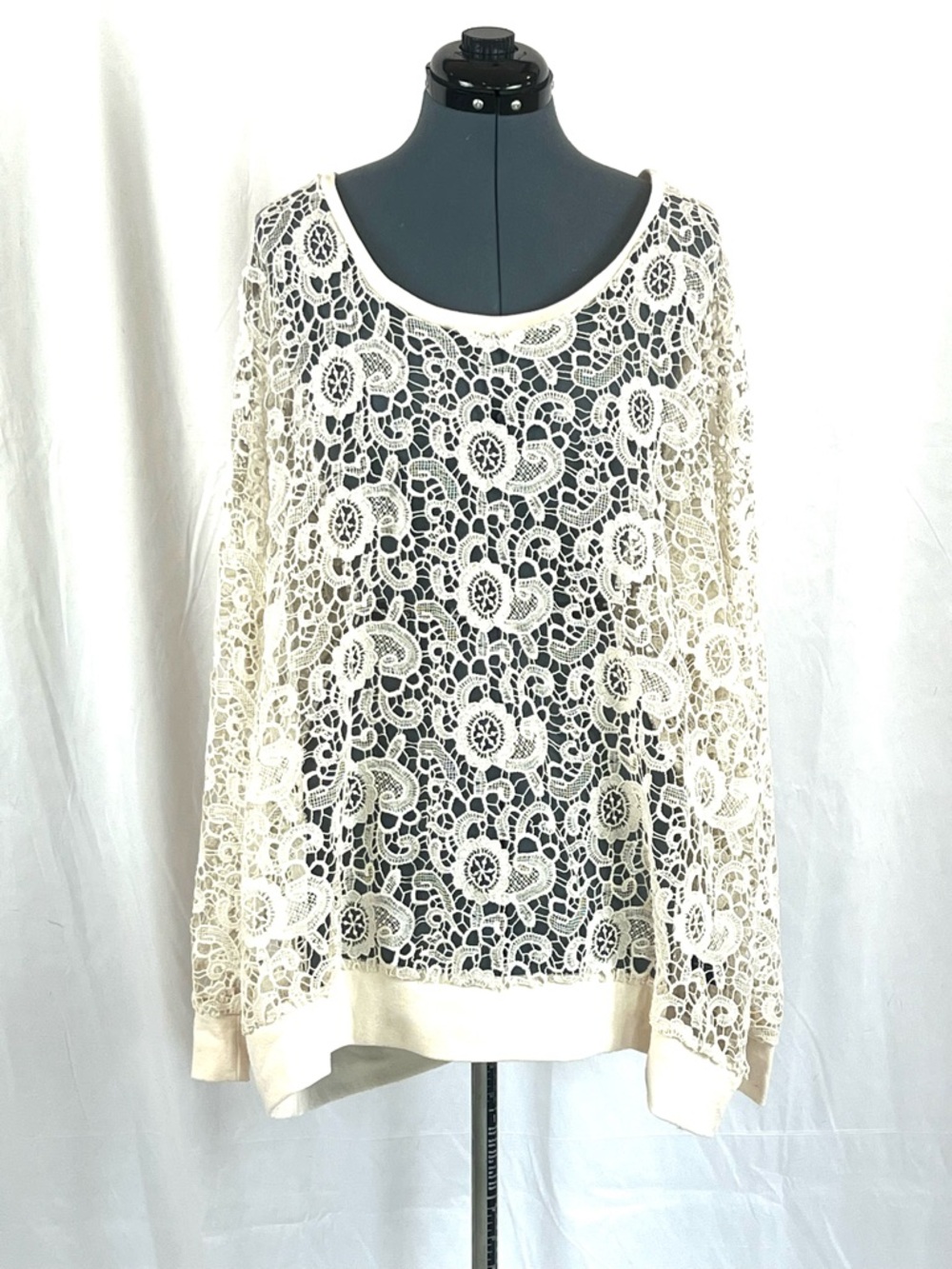 Lane Bryant ivory lace blouse 26/28 907
